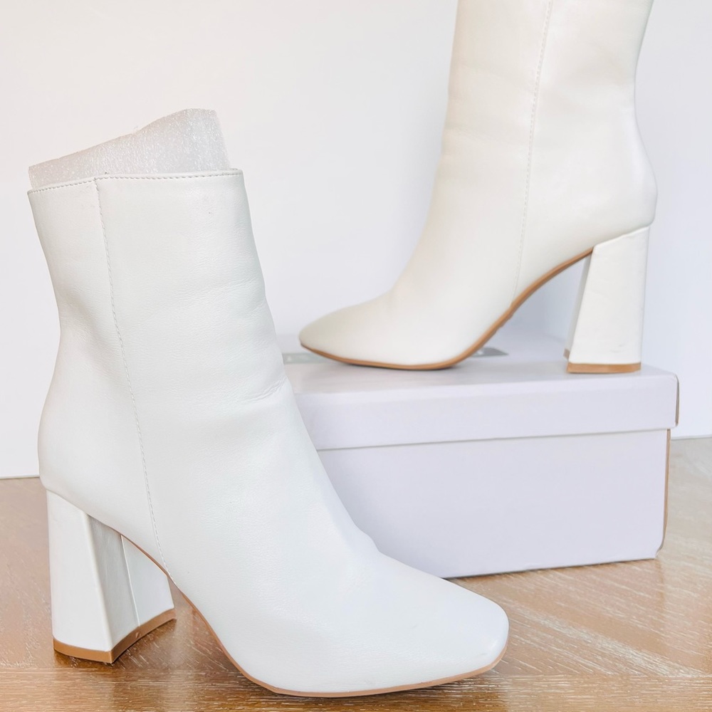 Bamboo white booties in size 8, block heel and rounded square toe with side zip.